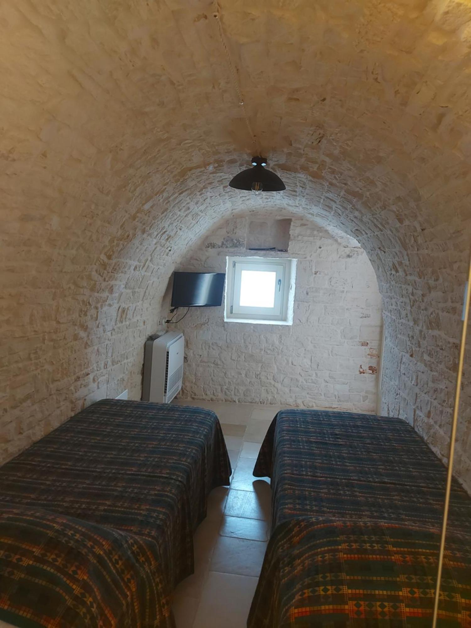 הוילה אלברובלו Trulli Occhi Di Pietra Historical Experience חדר תמונה